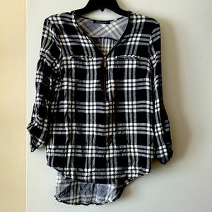 Size M plaid t-shirt